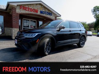 Used 2022 Volkswagen Tiguan SE image 1