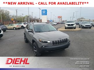 Used 2019 Jeep Cherokee Latitude image 1