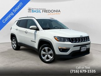 Used 2019 Jeep Compass Latitude image 1