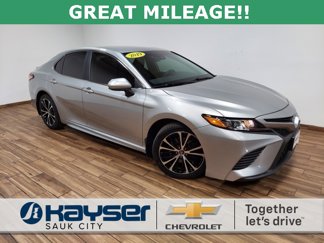 Used 2019 Toyota Camry SE image 1