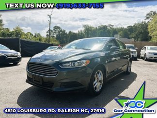 Used 2015 Ford Fusion SE image 1