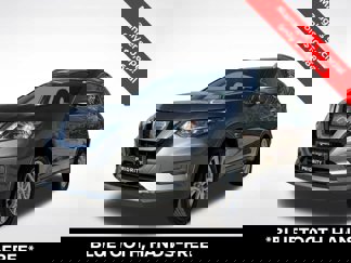 Used 2017 Nissan Rogue SV image 1