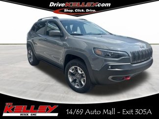 Used 2019 Jeep Cherokee Trailhawk w/ Cold Weather Group image 1