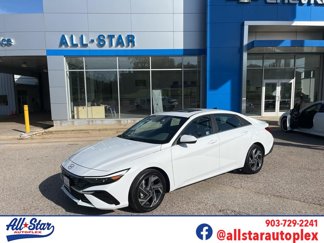 Used 2025 Hyundai Elantra SEL image 1