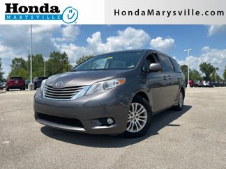 Used 2013 Toyota Sienna XLE image 1