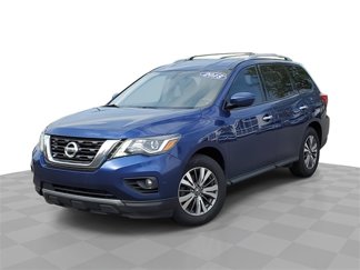 Used 2018 Nissan Pathfinder SV image 1