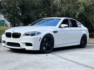 Used 2015 BMW M5 image 1