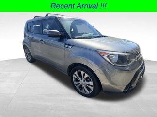 Used 2016 Kia Soul + image 1