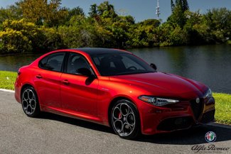 Used 2023 Alfa Romeo Giulia Veloce image 1
