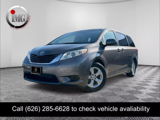 Used 2015 Toyota Sienna LE image 1