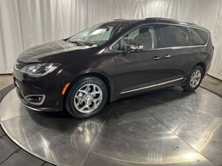 Used 2017 Chrysler Pacifica Limited w/ UConnect Theater Package image 1