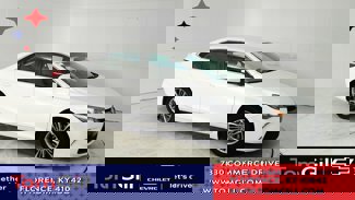 Used 2016 Toyota Camry XLE image 1
