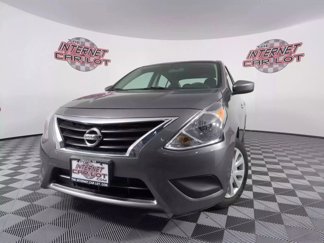Used 2018 Nissan Versa SV image 1