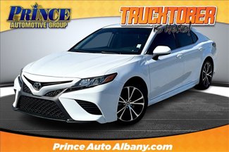 Used 2020 Toyota Camry SE video 1
