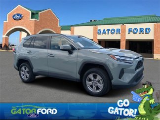 Used 2022 Toyota RAV4 XLE image 1