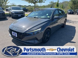 Used 2023 Hyundai Elantra SEL image 1
