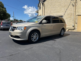 Used 2014 Dodge Grand Caravan SXT w/ UConnect Hands-Free Group image 1