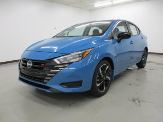New 2025 Nissan Versa SR w/ Trunk Package image 1