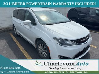 Used 2017 Chrysler Pacifica Touring-L image 1