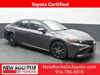 Certified 2022 Toyota Camry SE image 1