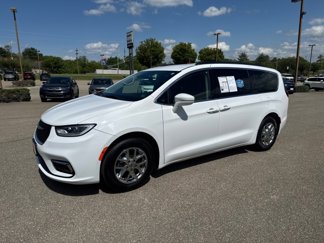 Used 2022 Chrysler Pacifica Touring-L image 1