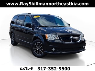Used 2017 Dodge Grand Caravan SXT image 1