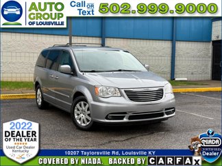 Used 2016 Chrysler Town & Country Touring image 1