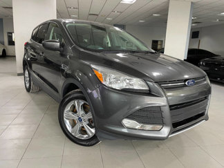 Used 2016 Ford Escape SE w/ SE Cold Weather Package image 1