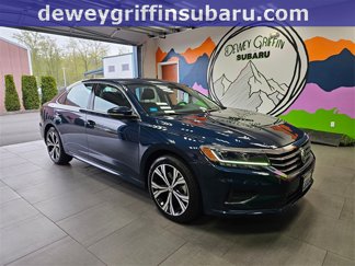 Used 2022 Volkswagen Passat 2.0T SE image 1