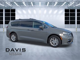 Used 2022 Chrysler Pacifica Touring-L image 1
