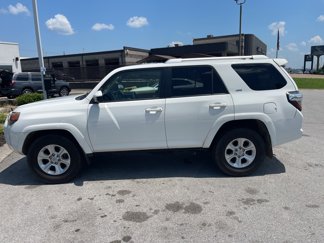 Used 2015 Toyota 4Runner SR5 image 1