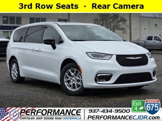 New 2025 Chrysler Pacifica Select image 1
