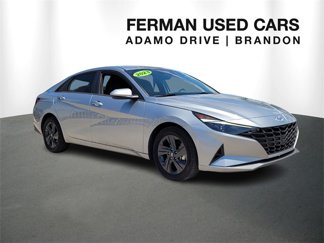Used 2023 Hyundai Elantra SEL image 1