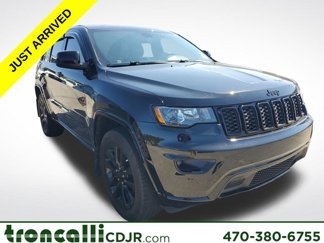 Certified 2017 Jeep Grand Cherokee Altitude image 1