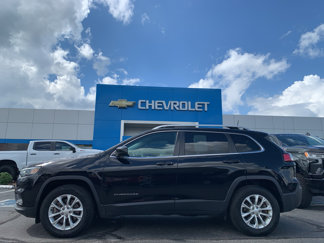 Used 2019 Jeep Cherokee Latitude w/ Cold Weather Group image 1