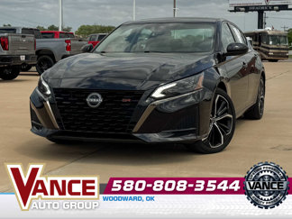 Used 2023 Nissan Altima 2.5 SR w/ SR Premium Package image 1