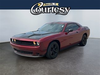 Used 2019 Dodge Challenger SXT image 1