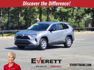 Used 2022 Toyota RAV4 LE image 1