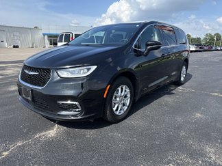 Used 2023 Chrysler Pacifica Touring-L image 1