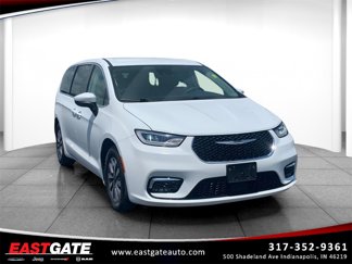 Used 2023 Chrysler Pacifica Touring-L image 1