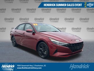Used 2023 Hyundai Elantra SEL image 1