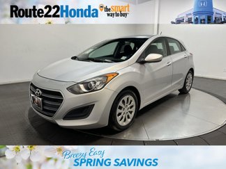 Used 2017 Hyundai Elantra GT image 1