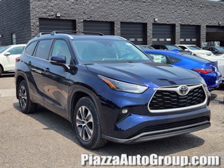 Used 2022 Toyota Highlander XLE image 1