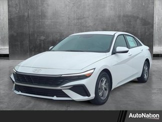 New 2025 Hyundai Elantra SE image 1