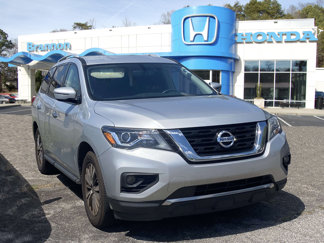 Used 2019 Nissan Pathfinder SV image 1