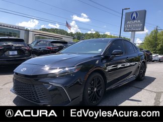Used 2025 Toyota Camry SE image 1
