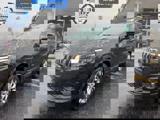 Used 2021 Jeep Cherokee Latitude Lux w/ Comfort/Convenience Group image 1
