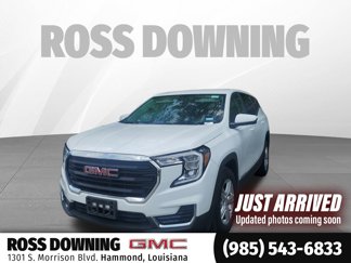 Used 2024 GMC Terrain SLE image 1