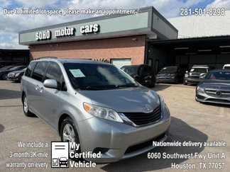 Used 2013 Toyota Sienna LE image 1