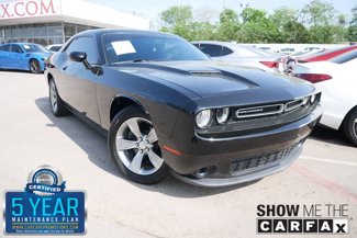 Used 2019 Dodge Challenger SXT image 1